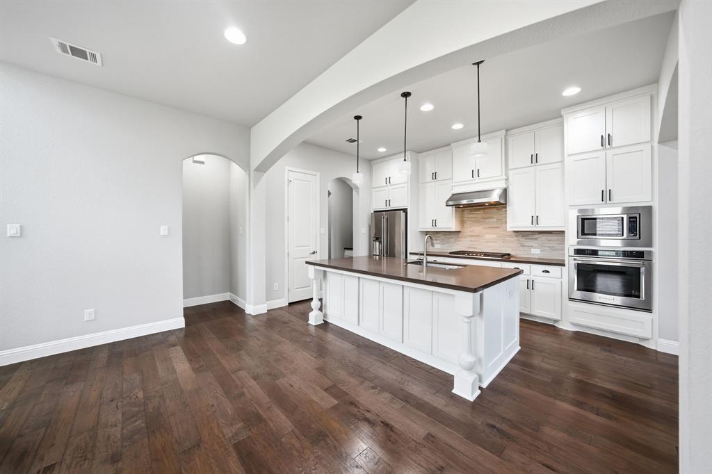 911 Midland Drive
