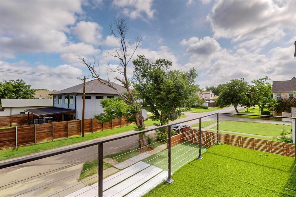 Randalls Plainview - Residential Lease