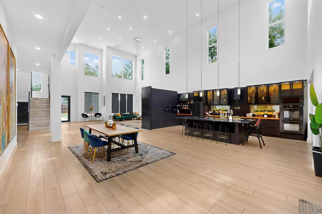 Randalls Plainview - Residential Lease