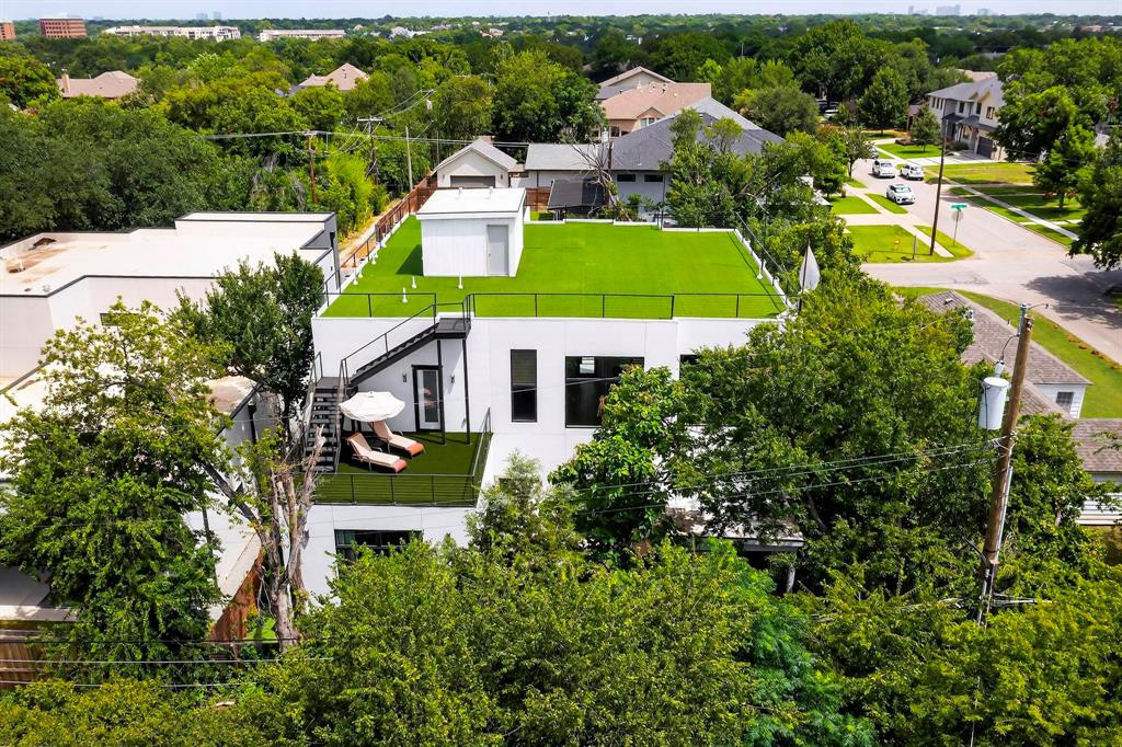 Randalls Plainview - Residential Lease