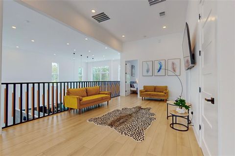 Tiny photo for 3946 N Cresthaven Road, Dallas, TX 75209 (MLS # 21112664)