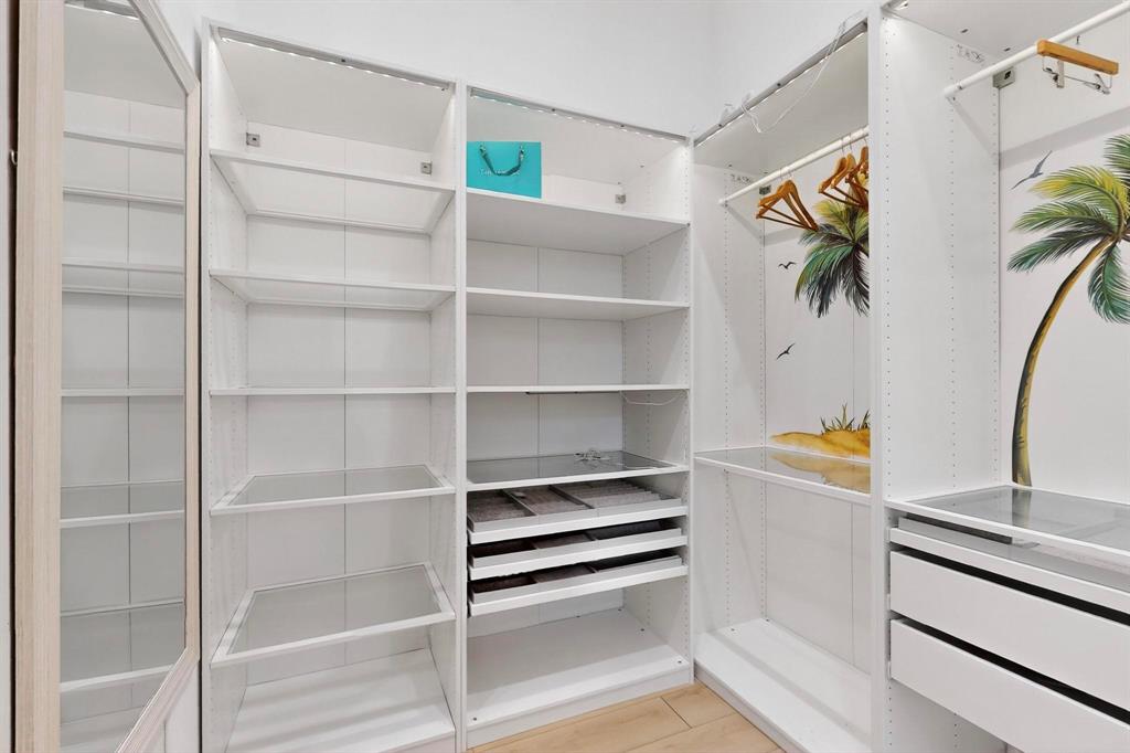 Randalls Plainview - Residential Lease