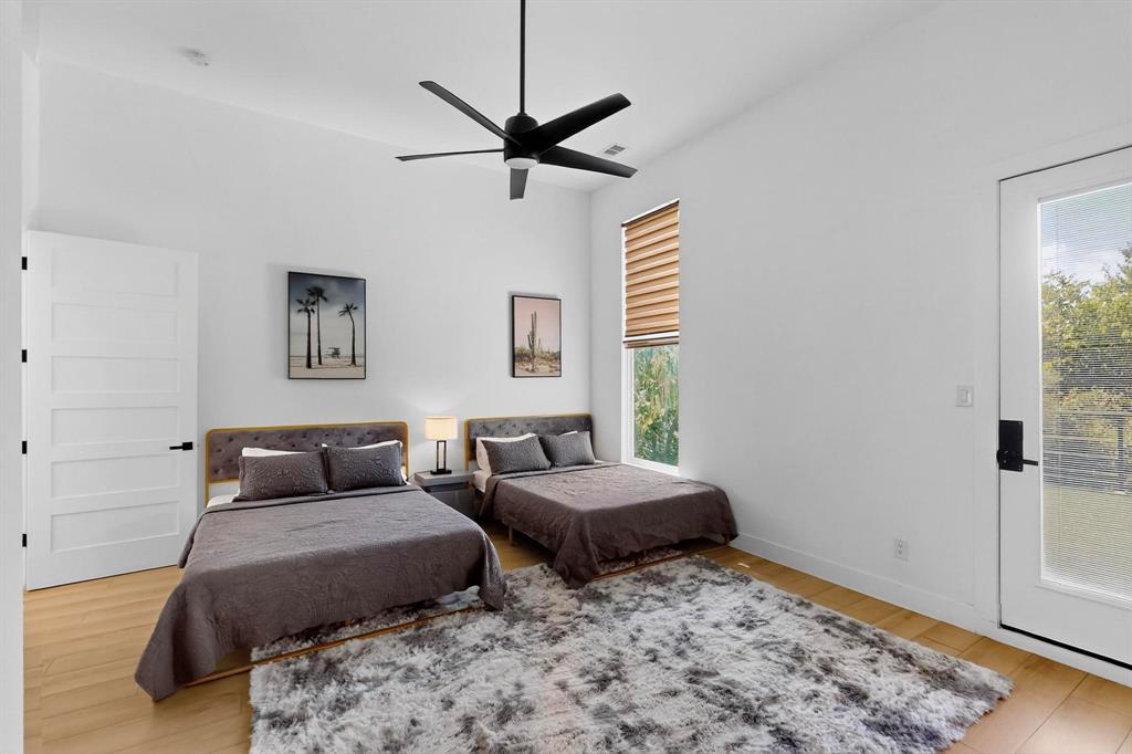 Randalls Plainview - Residential Lease