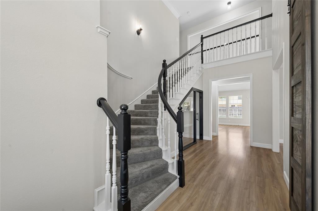 6606 Carriage Drive