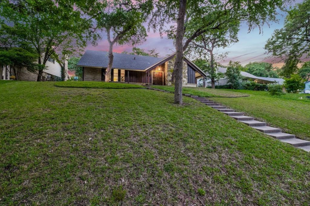 1529 Windchime Drive