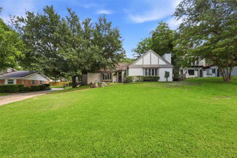 Photo of 240 Timberlake Drive, Azle, TX 76020 (MLS # 21298909)