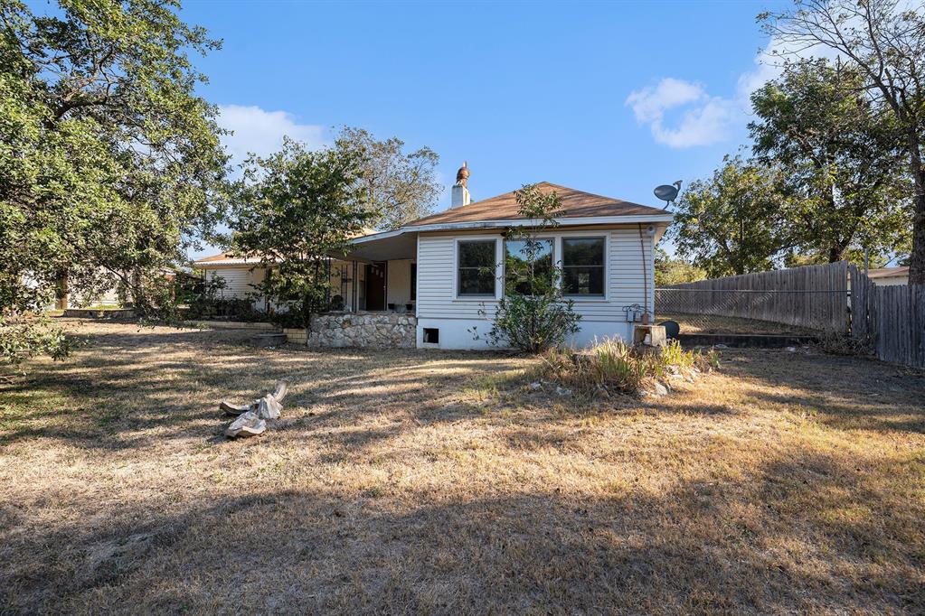 116 Lakeshore Trail