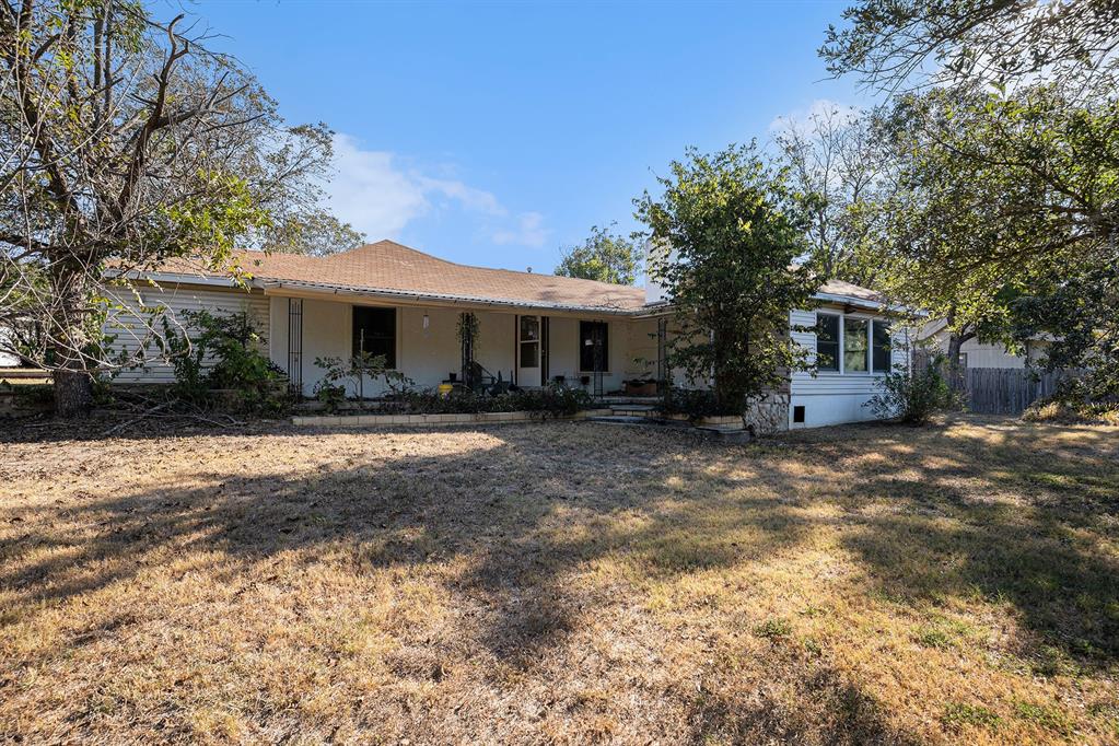 116 Lakeshore Trail