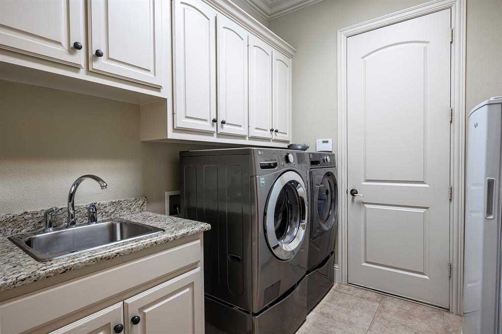 McKinney, Texas 75072, United States, 4 Bedrooms Bedrooms, ,4 BathroomsBathrooms,Residential,Pending,46087