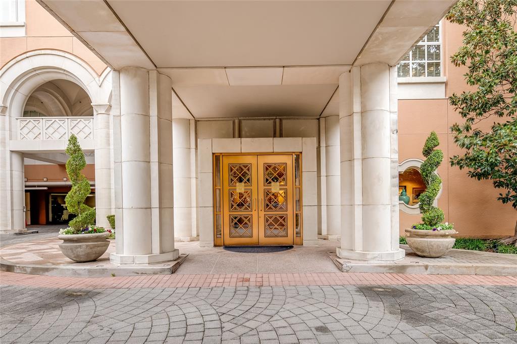 Mansion Residence - Residential