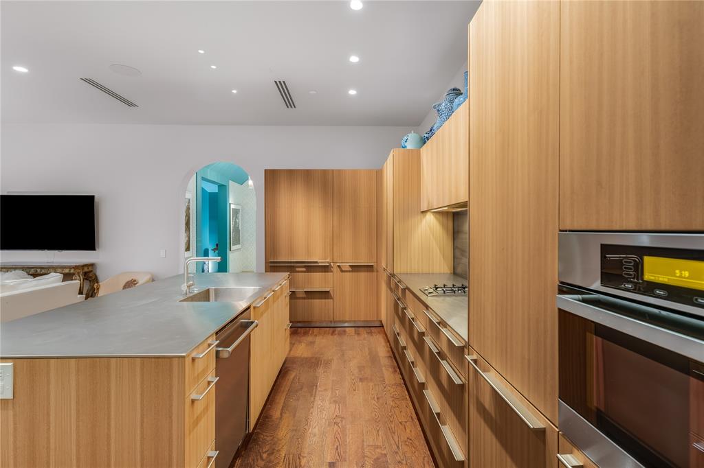 Mansion Residence - Residential