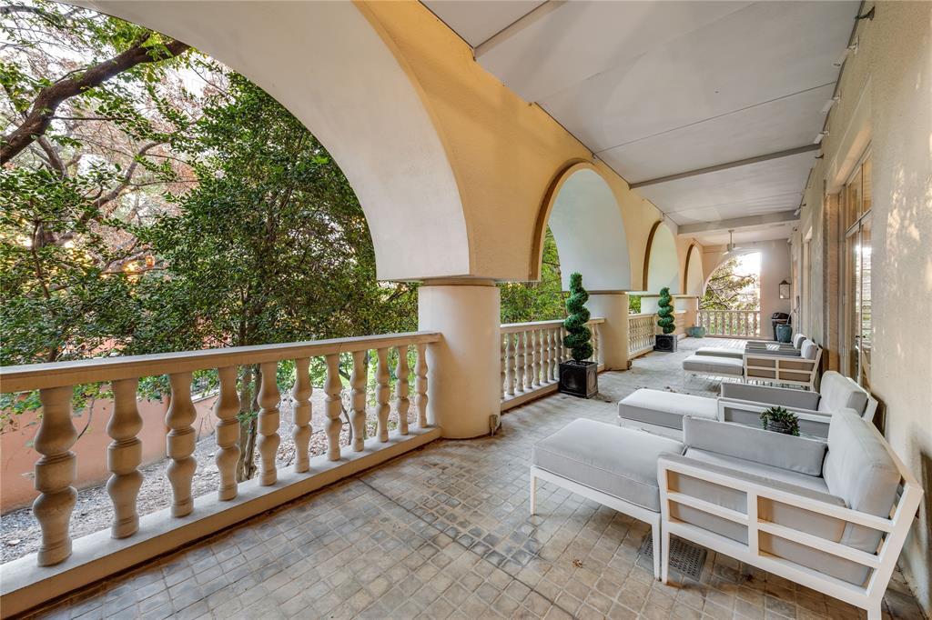 Mansion Residence - Residential