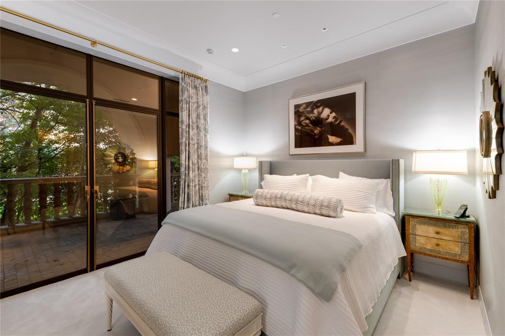 Mansion Residence - Residential