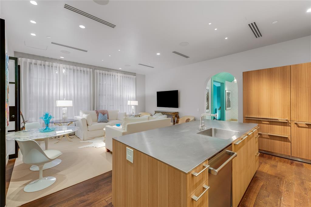 Mansion Residence - Residential