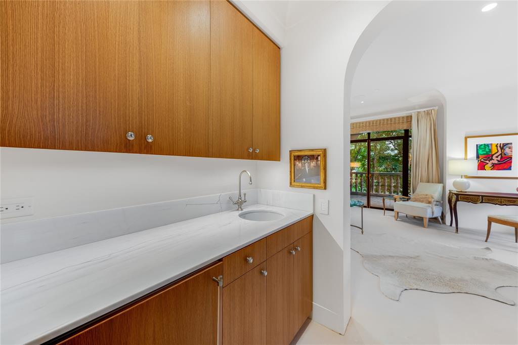 Mansion Residence - Residential