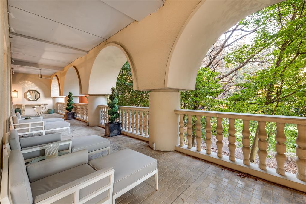 Mansion Residence - Residential