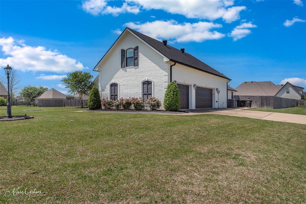 Benton, Louisiana 71006, United States, 4 Bedrooms Bedrooms, ,3 BathroomsBathrooms,Residential,Contingent,114871