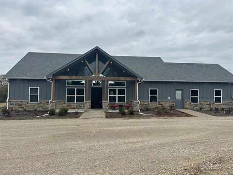 A home in Dodd City