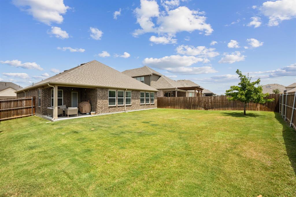 821 Crest Breeze Drive