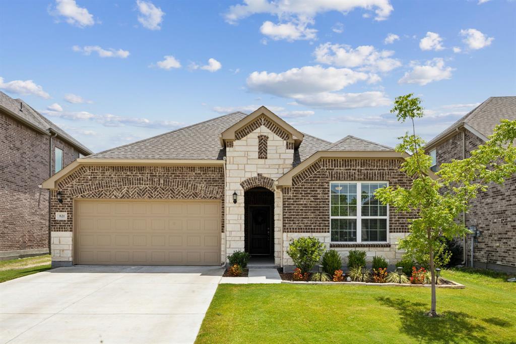 821 Crest Breeze Drive