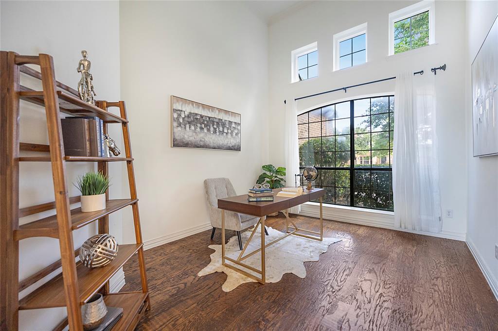 4504 Oxbow Drive