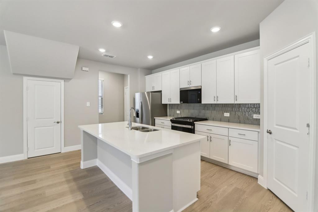 2724 Big Bend Mews