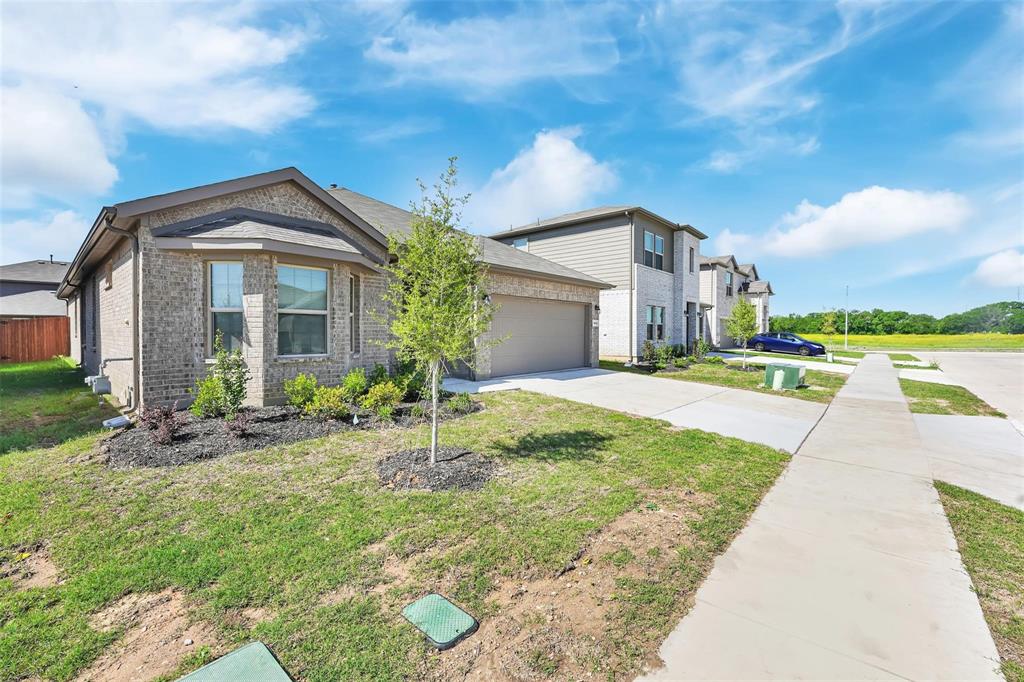 1012 Southwark Drive