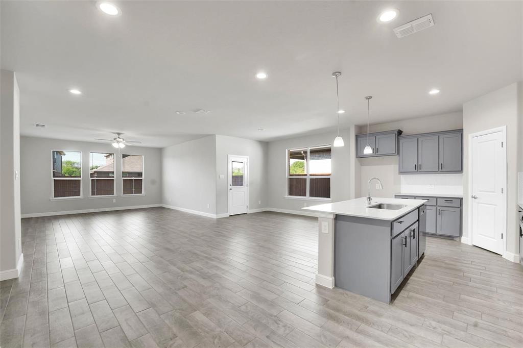 1012 Southwark Drive