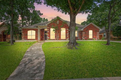 7917 Chapelwood Drive North Richland Hills TX 76182