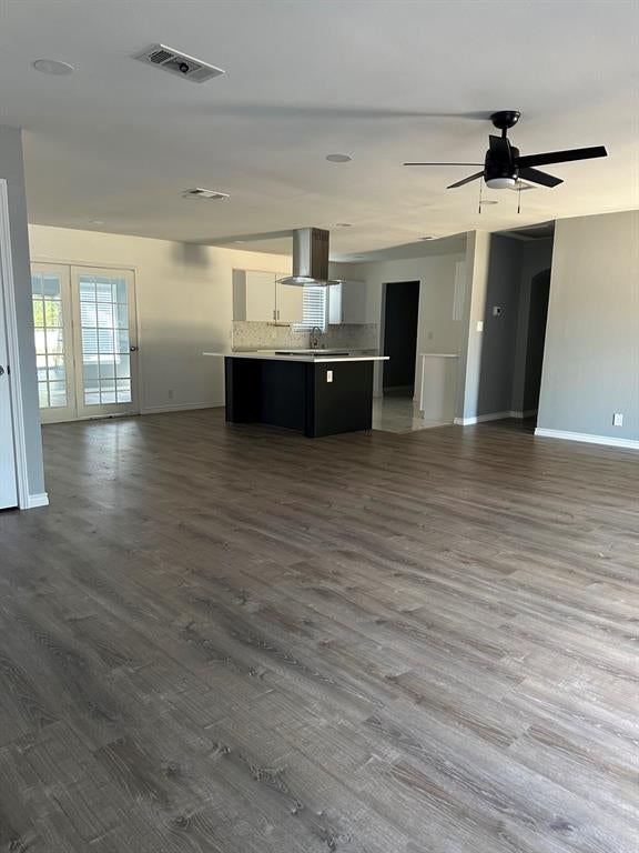 11110 N FM 1570