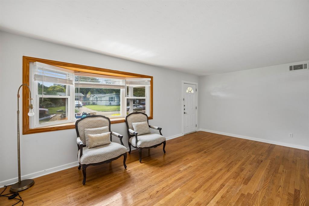 1216 Bluebird Lane
