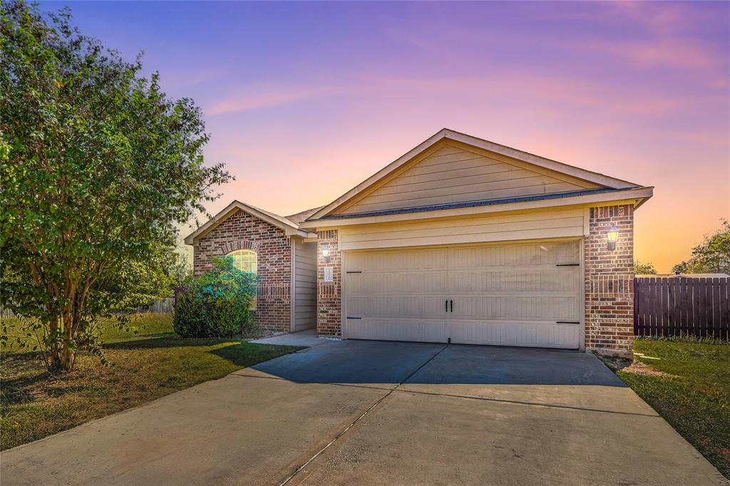 Hutchins, Texas 75141, United States, 3 Bedrooms Bedrooms, ,2 BathroomsBathrooms,Residential,Active,233127