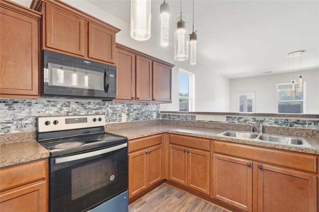 Hutchins, Texas 75141, United States, 3 Bedrooms Bedrooms, ,2 BathroomsBathrooms,Residential,Active,233127