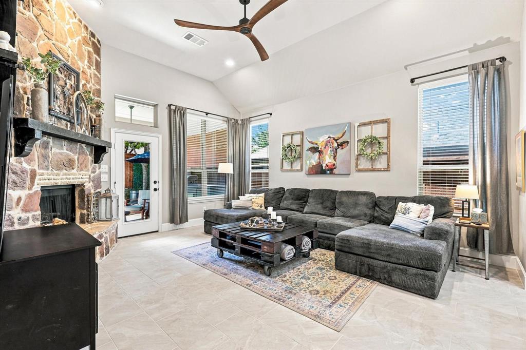 1516 Presley Way