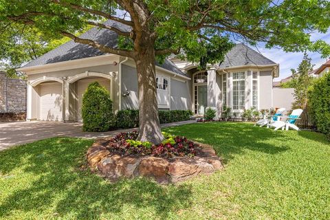 Photo of 14725 Celestial Place, Addison, TX 75254 (MLS # 21234374)