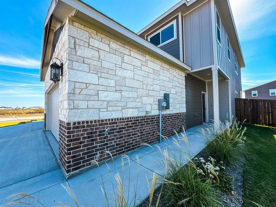 Introducing our spacious 4-bedroom, 2.5-bathroom duplex located in the charming community of Heritage Hills Estates in Venus, TX - Midlothian ISD. This home features a fenced backyard, perfect for outdoor gatherings and playtime. With a 2-car garage and long driveway, you'll have plenty of space for parking and storage. The open concept layout allows for seamless flow between the living room, dining area, and kitchen. Enjoy the fresh air on the covered back patio or take a stroll through the neighborhood park on the sidewalks. Don't miss out on this inviting and functional living space in a great location less than 10 mins from downtown Midlothian, 30 mins from downtown Dallas, and less than 40 mins from downtown Fort Worth. It is the perfect place if you need to be close to DFWs two major cities, but want to avoid city living.

Boot Team PM is a $0 Security Deposit option company - All Residents have the option to enroll in Obligo or pay a regular cash deposit equal to 2x the rent. *RESIDENT BENEFIT PACKAGE* ($30 ADDED ON TOP OF RENTAL PRICE) *Renters Insurance Required* Pet fee based on pet rating through petscreeningcom. Pet approval is case by case. **NO SMOKING** $75 App fee on all residents 18 years and older.