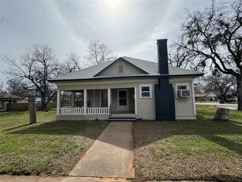 132 Hampton Avenue, De Leon, TX 76444 - #: 20537593