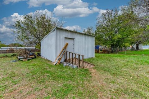 A home in Mineral Wells