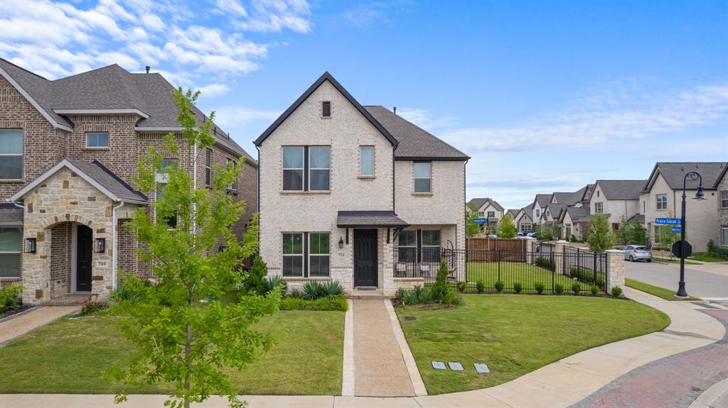 711 Prairie Falcon Drive