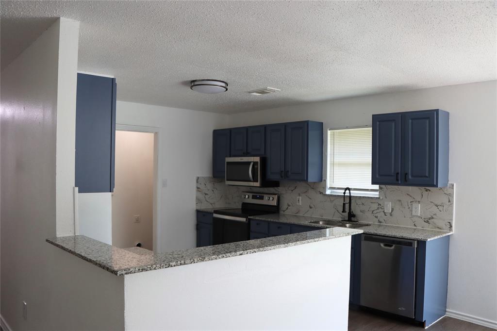 613 N Hansbarger Street