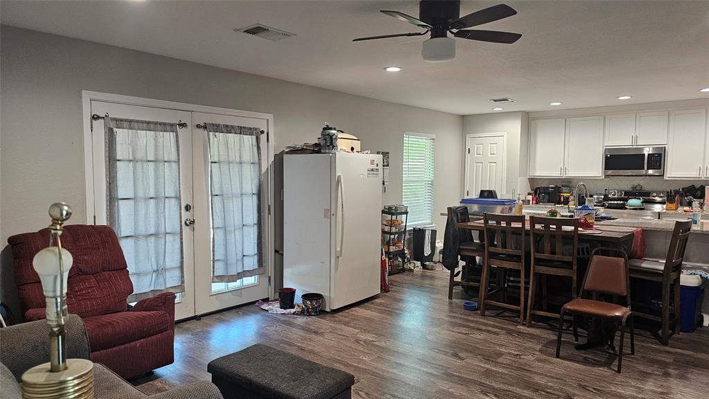 805 S 4th Street