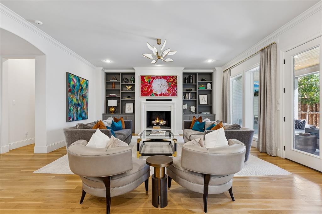 2921 Rosedale Avenue