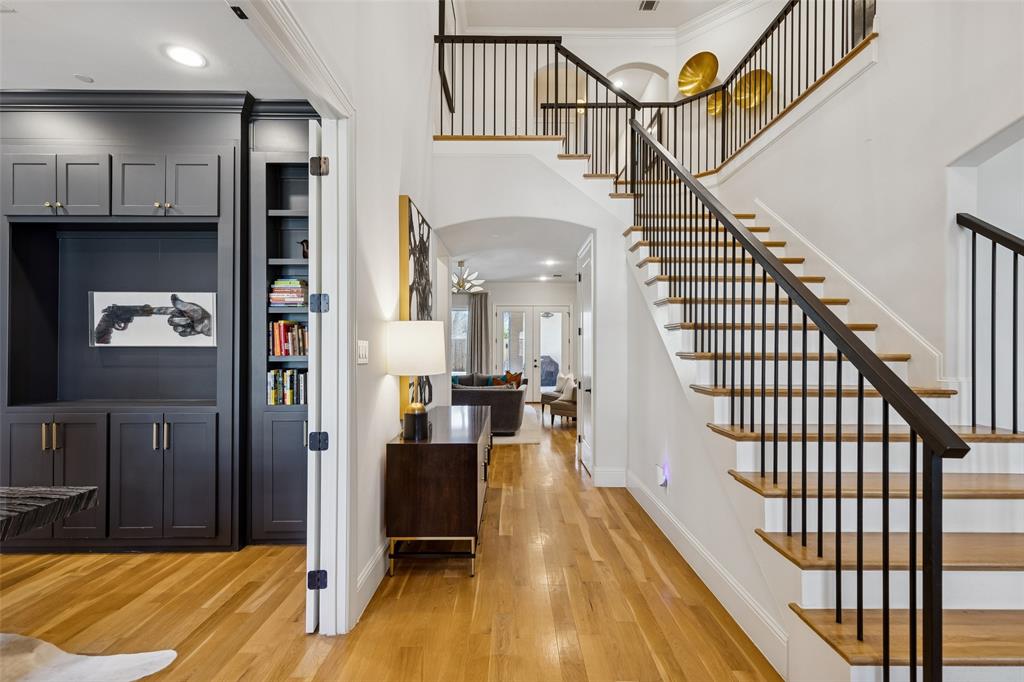 2921 Rosedale Avenue