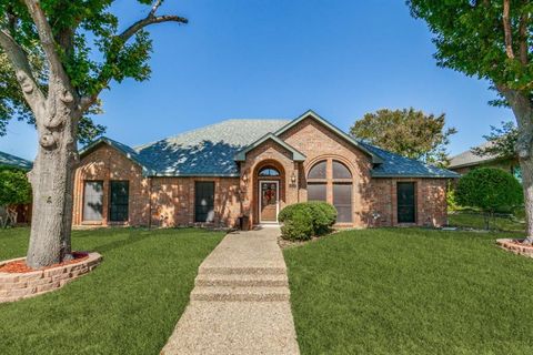 Photo of 10127 Chisholm Trail, Dallas, TX 75243 (MLS # 21092247) Photo of 10127 Chisholm Trail, Dallas, TX 75243 (MLS # 21092247)