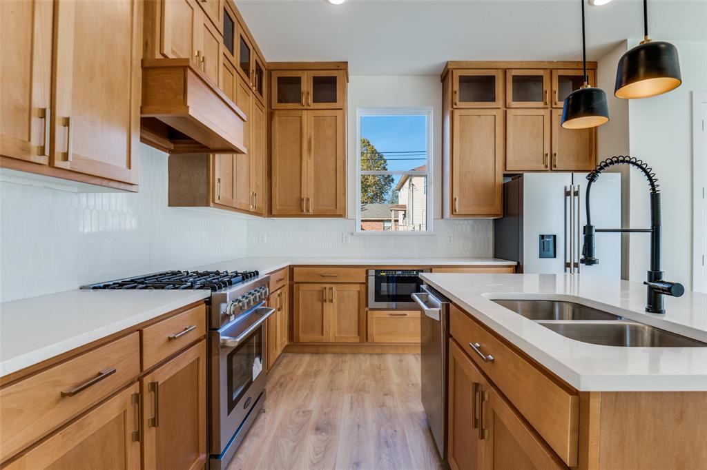 901 Sam Houston Street