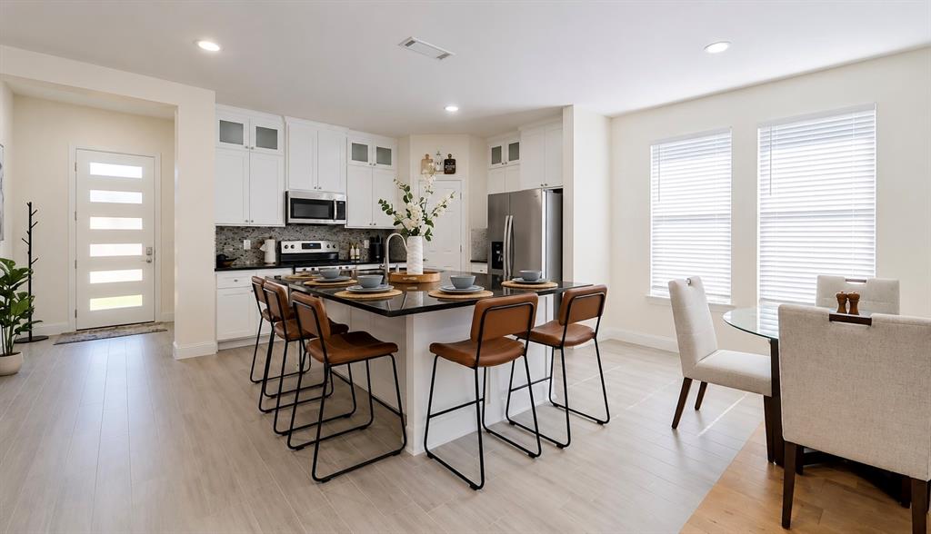 900 Marcellus Court