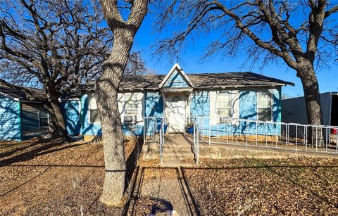 2007 Avenue E Cisco TX 76437