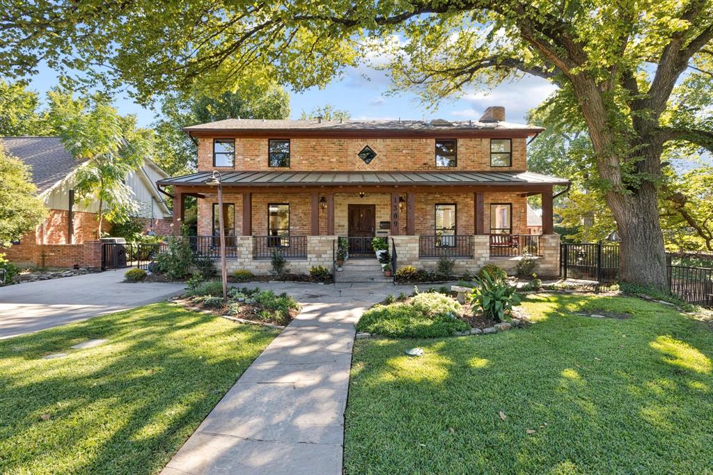 1309 Dumont Drive