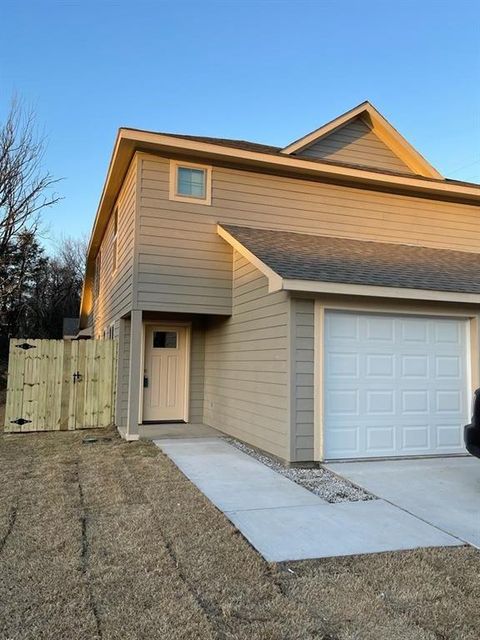 Photo of 403 W Elm Street, Denison, TX 75020 (MLS # 21146606)