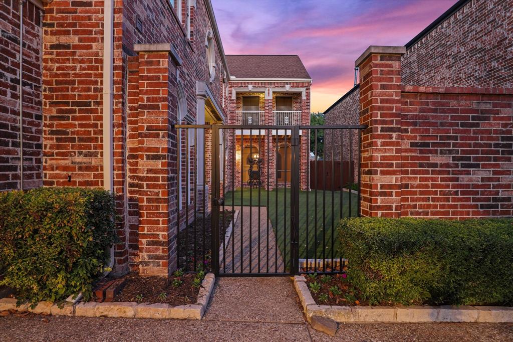 2820 Prestonwood Drive